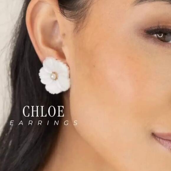 New Plunder "Chloe" Pearl Flower Stud Earrings (1") - Picture 3 of 5